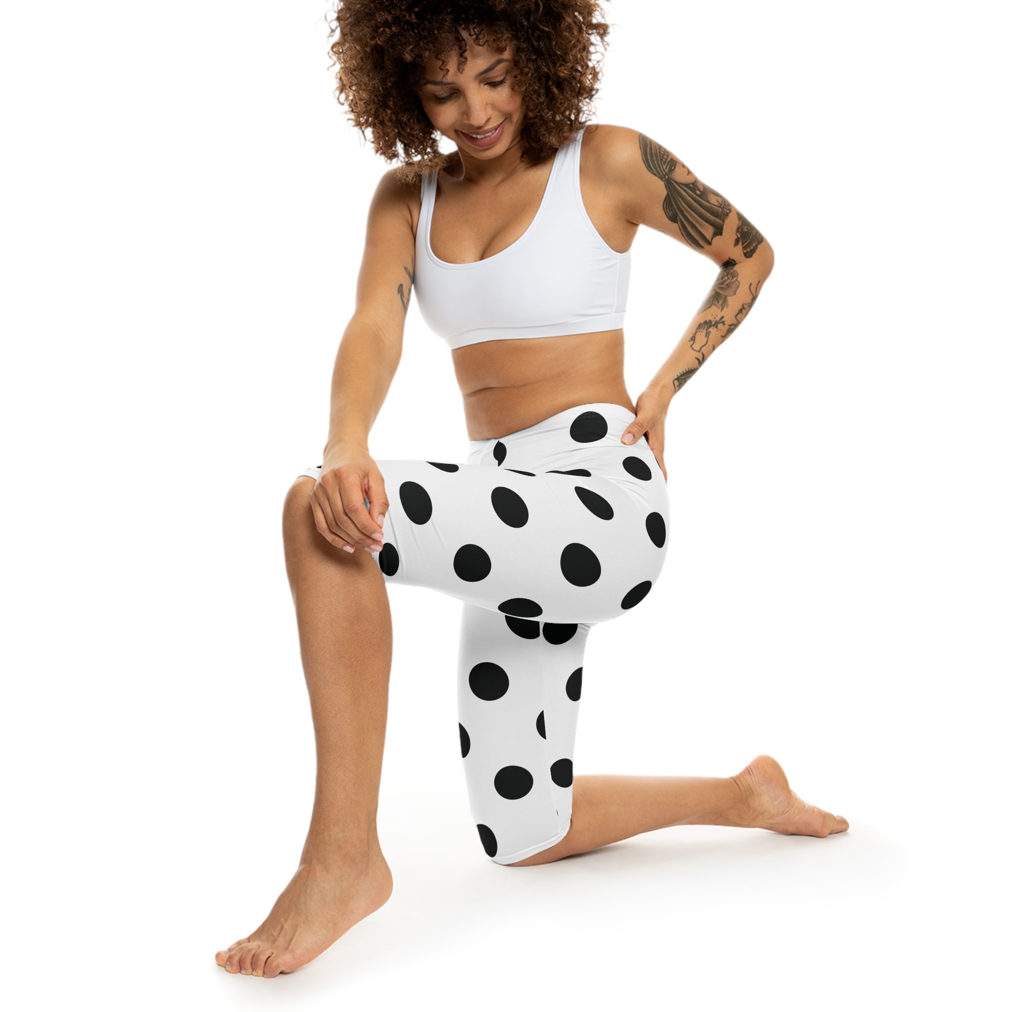 Women’s Capri Leggings (AOP)